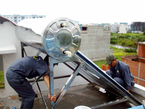 giá sửa máy nước nóng năng lượng mặt trời Quận 1