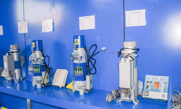 hiệu mô tơ cửa cuốn austdoor ak500